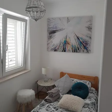 Stana Apartment *